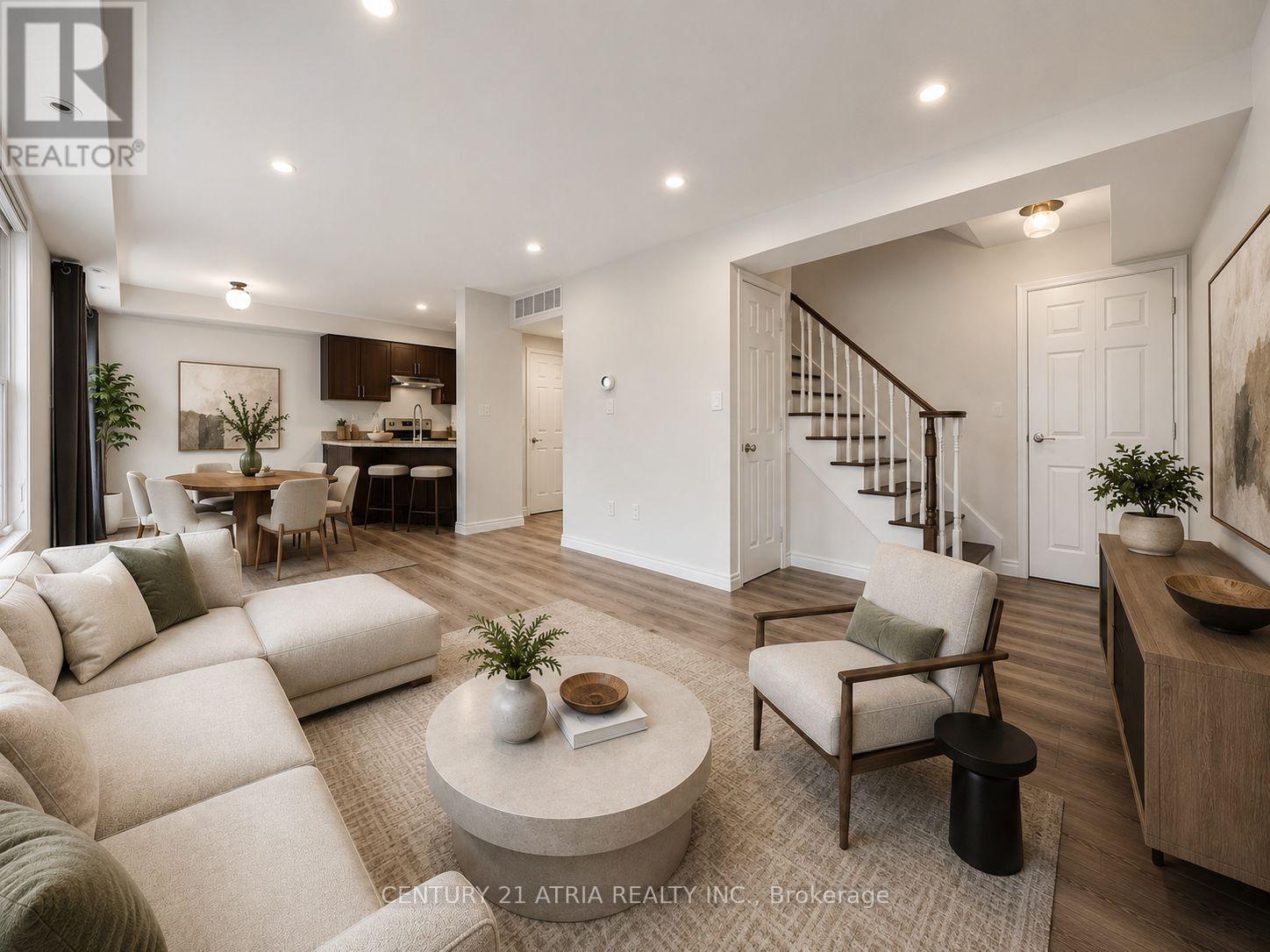92 Louisbourg Way, Markham, Ontario  L6E 0C5 - Photo 5 - N13571198