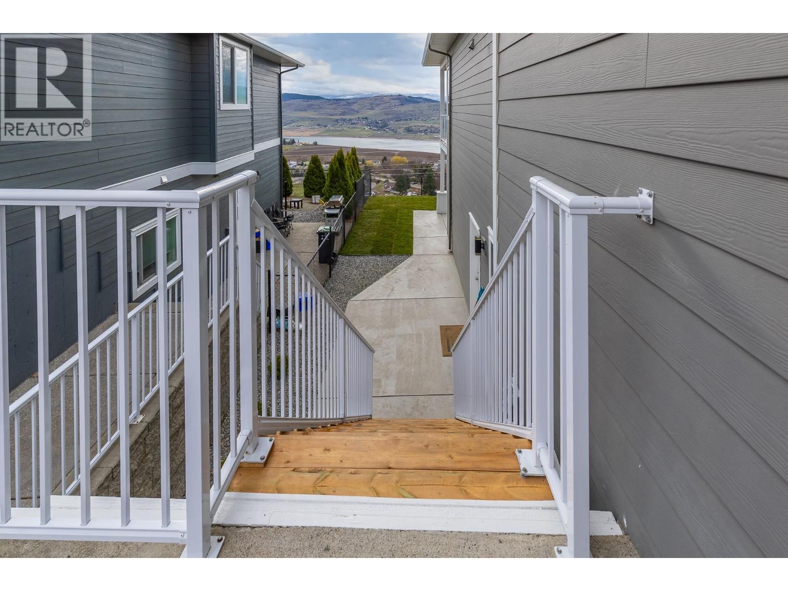 6666 Blackcomb Way, Vernon, British Columbia  V1B 0A2 - Photo 63 - 10382190