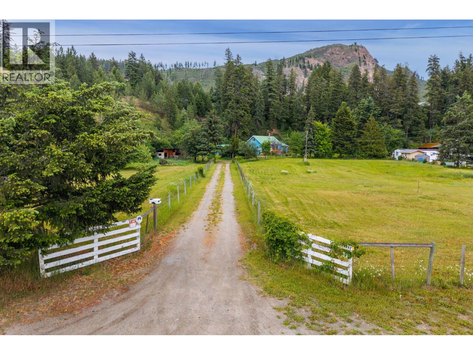 4392 Barriere Town Road, Barriere, British Columbia  V0E 1E0 - Photo 3 - 10390822