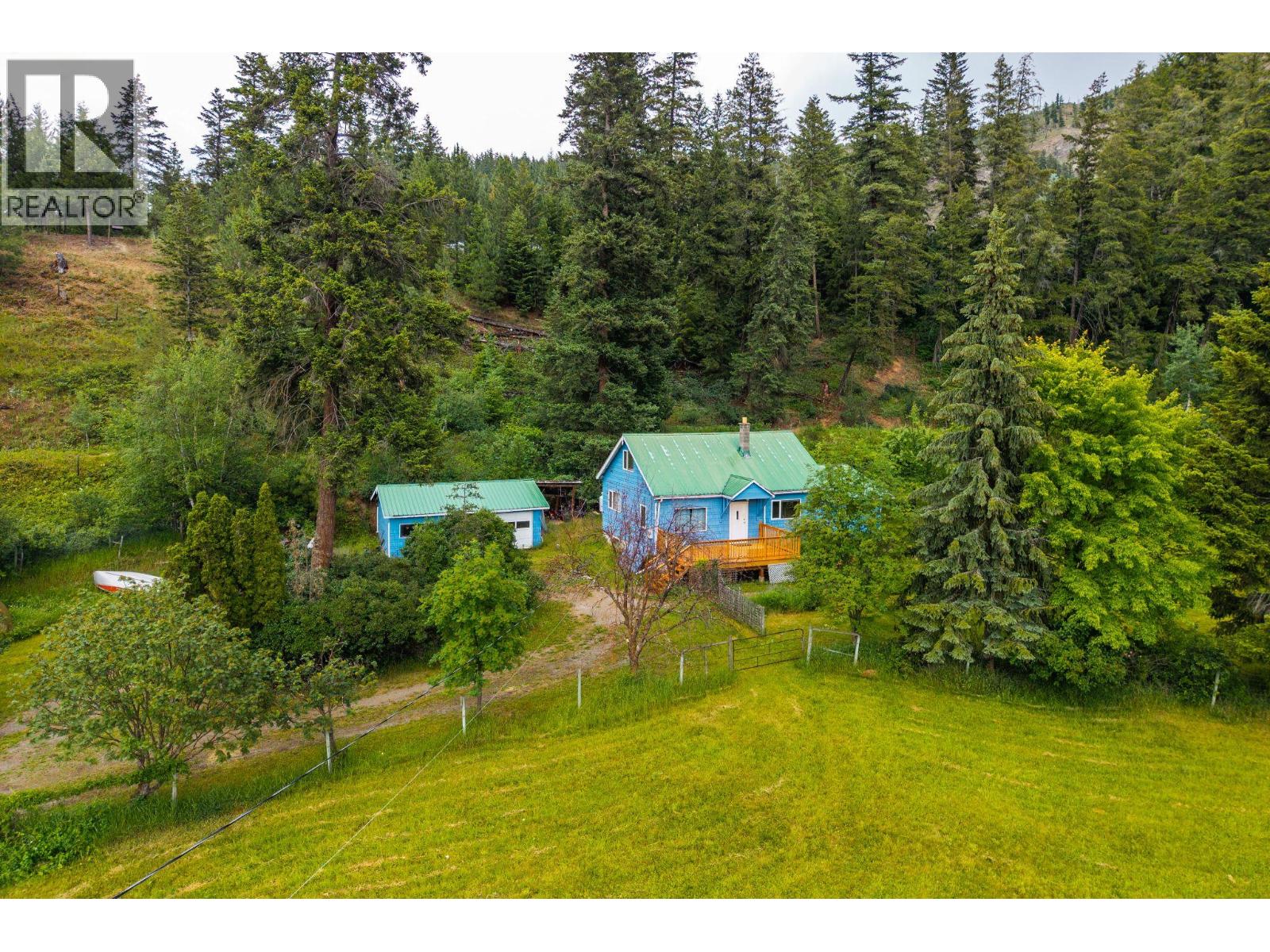 4392 Barriere Town Road, Barriere, British Columbia  V0E 1E0 - Photo 1 - 10390822