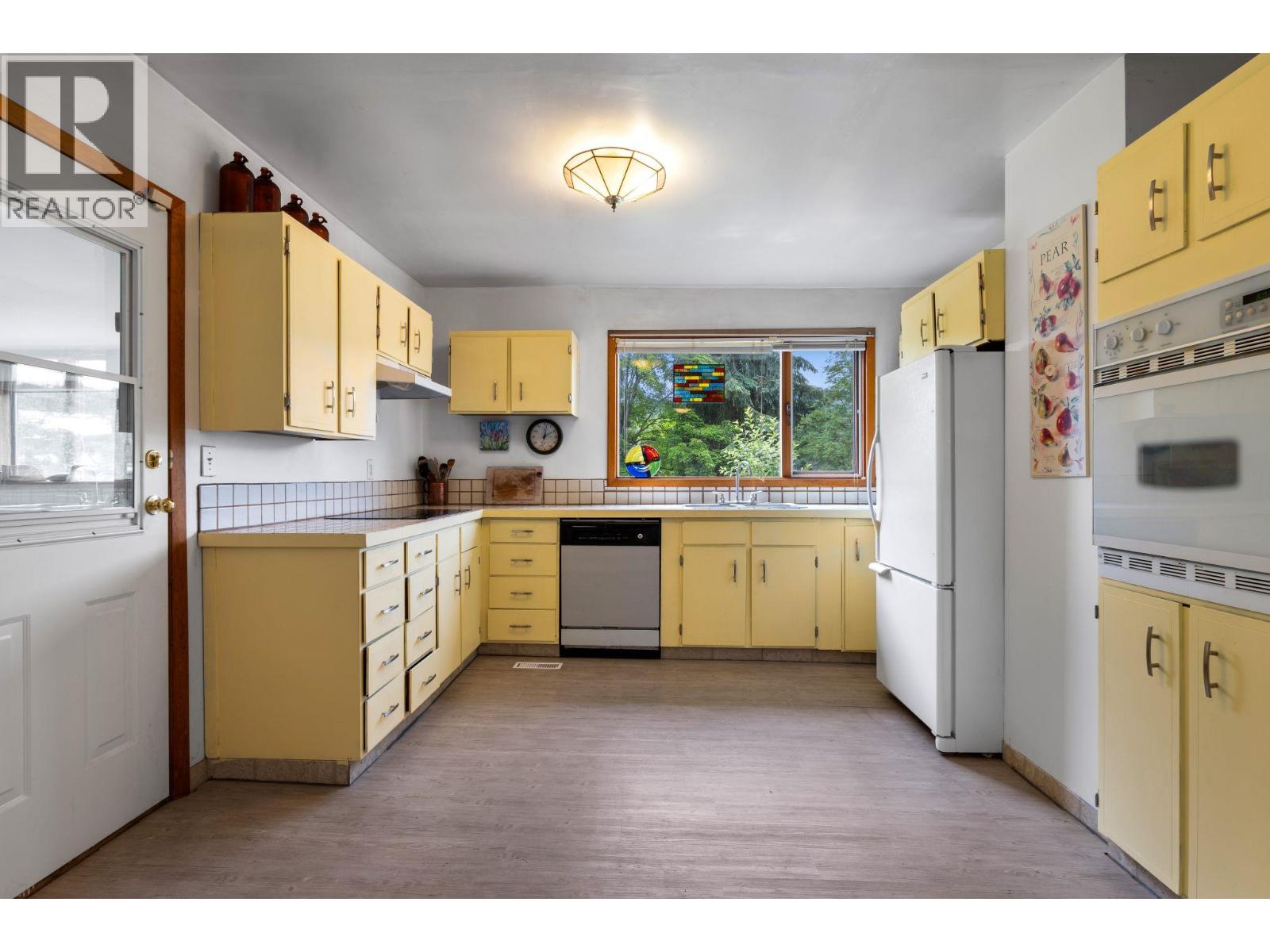 4392 Barriere Town Road, Barriere, British Columbia  V0E 1E0 - Photo 12 - 10390822