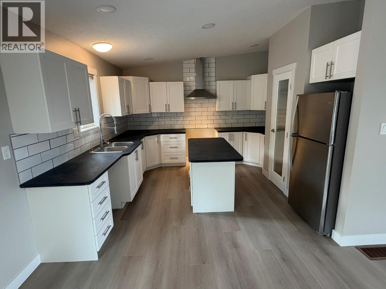 7932 Alpine Road, Kelowna, British Columbia  V1Z 3V4 - Photo 2 - 10391448
