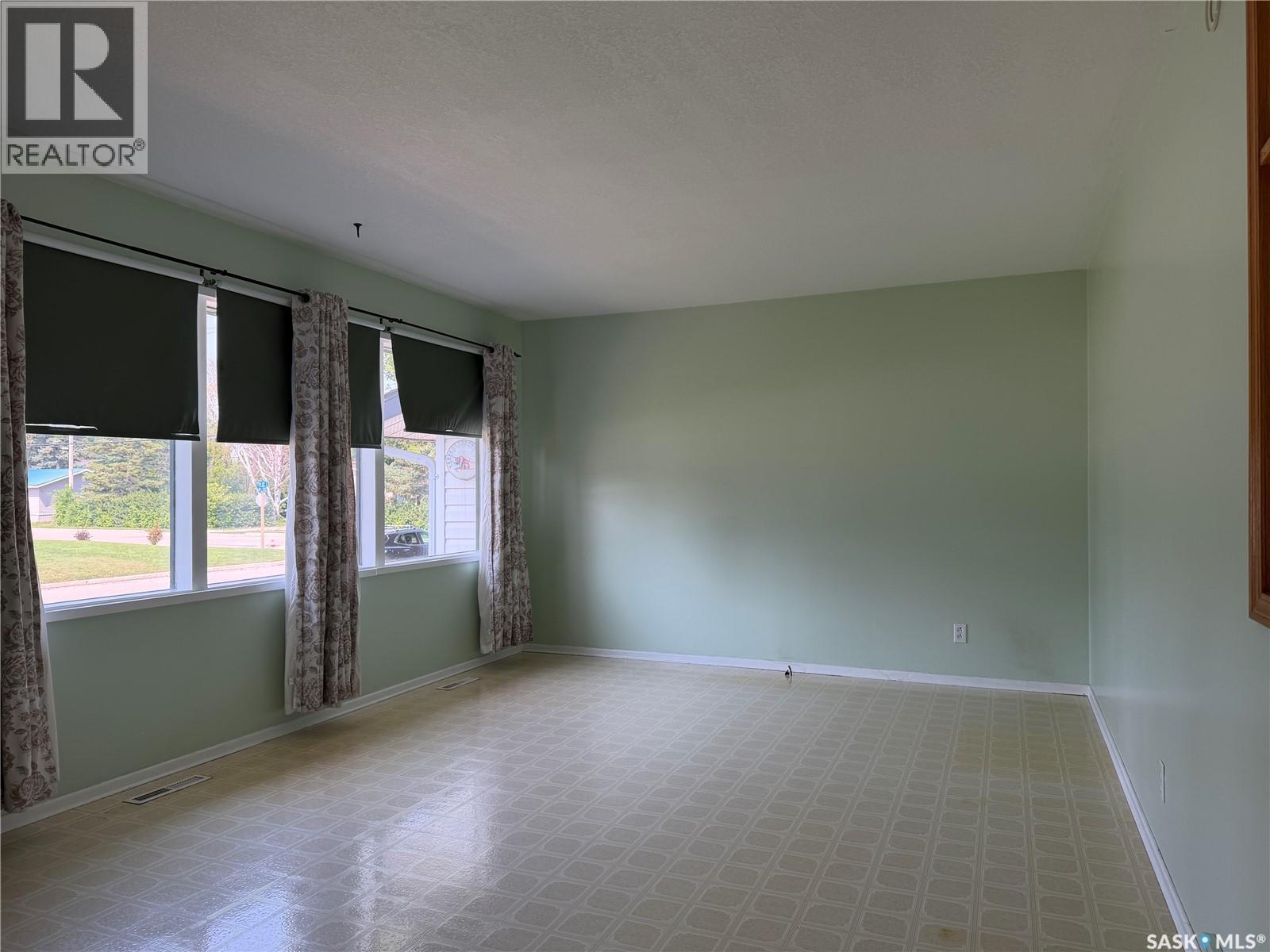 404 7th Street E, Wynyard, Saskatchewan  S0A 4T0 - Photo 7 - SK044135