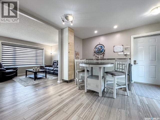 405 Northcote Drive, Swift Current, Saskatchewan  S9H 4T7 - Photo 6 - SK044042