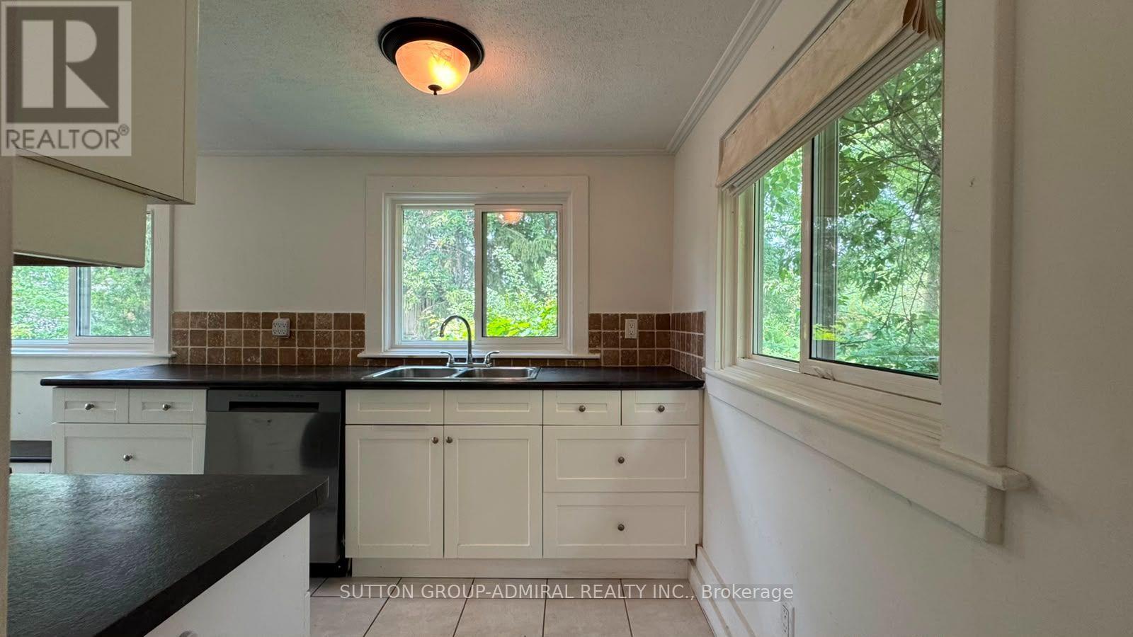 741 Gorham Street, Newmarket, Ontario  L3Y 1L7 - Photo 6 - N13623358