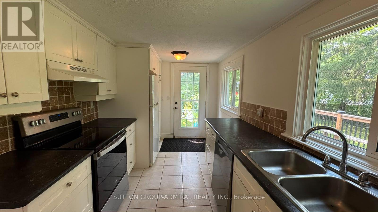 741 Gorham Street, Newmarket, Ontario  L3Y 1L7 - Photo 8 - N13623358