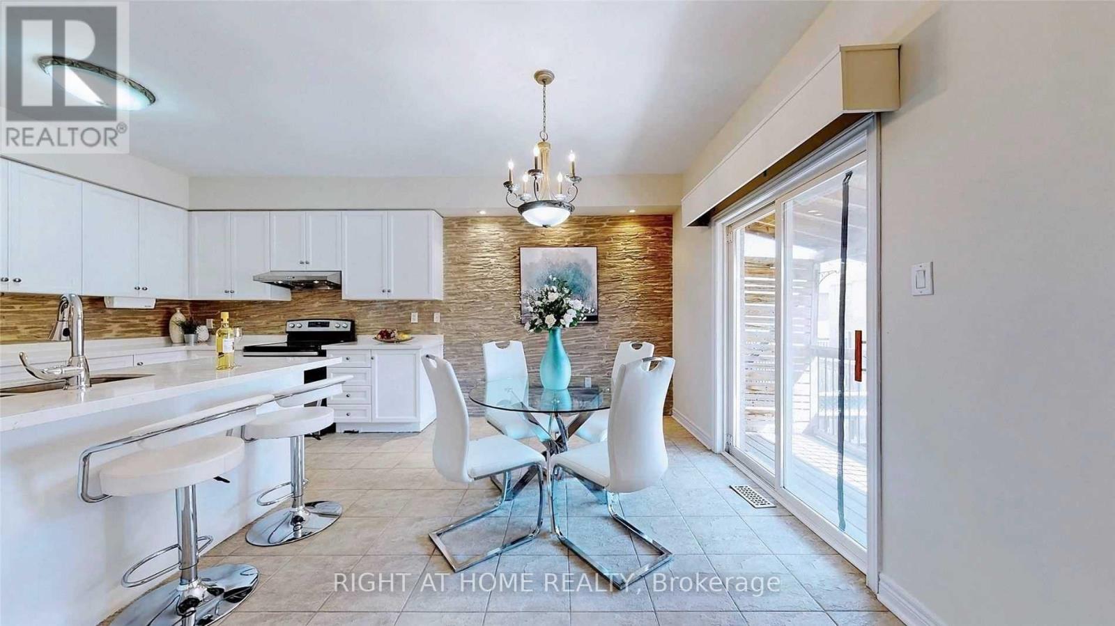 46 Danpatrick Drive, Richmond Hill, Ontario  L4S 2S7 - Photo 13 - N13623366