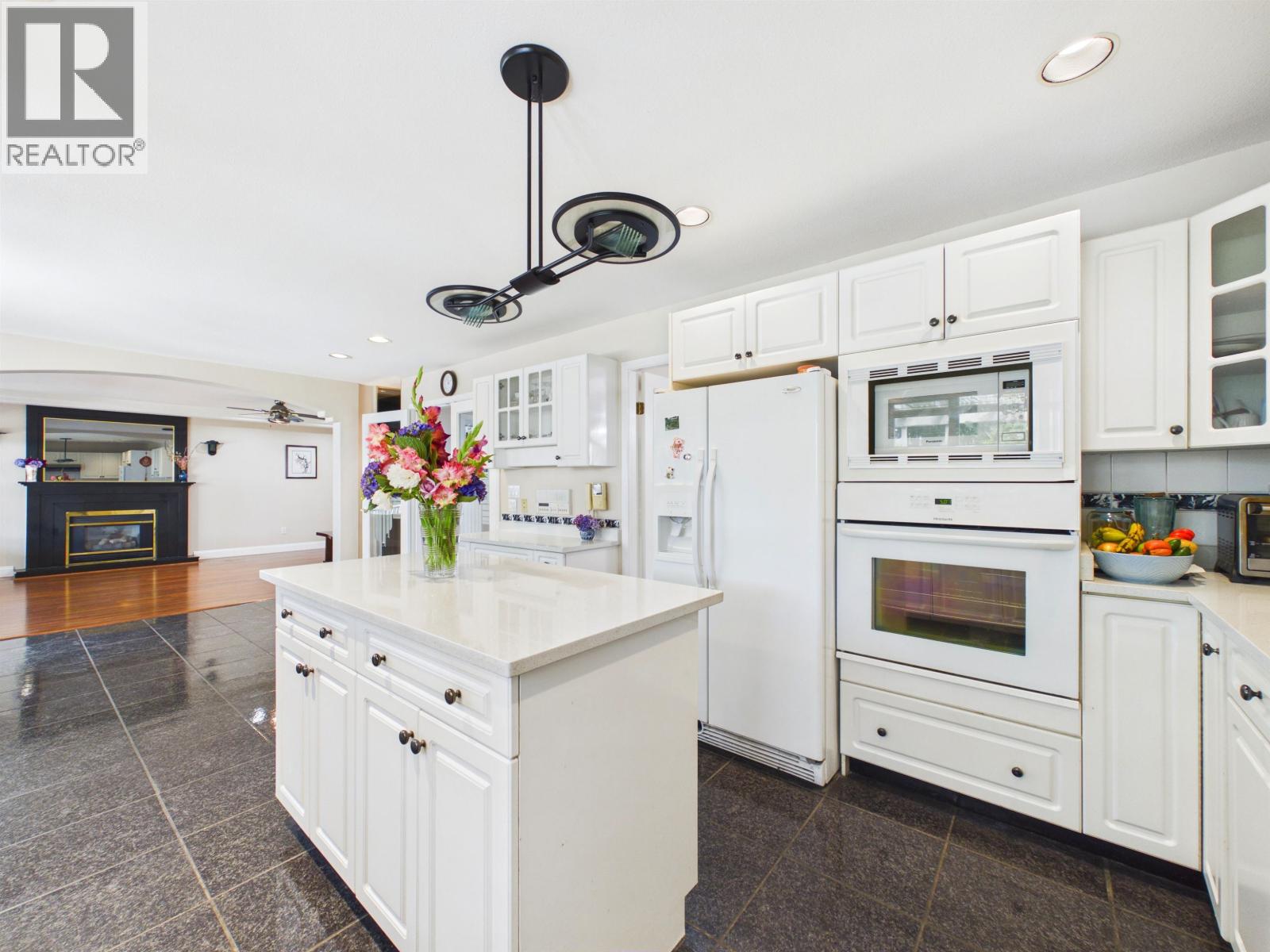 7629 Arthur Avenue, Burnaby, British Columbia  V5J 4G4 - Photo 11 - R3151375