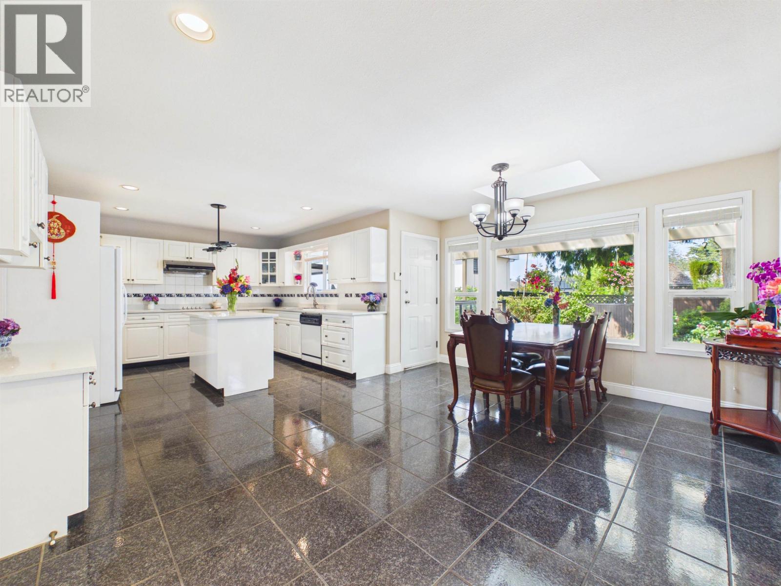7629 Arthur Avenue, Burnaby, British Columbia  V5J 4G4 - Photo 8 - R3151375