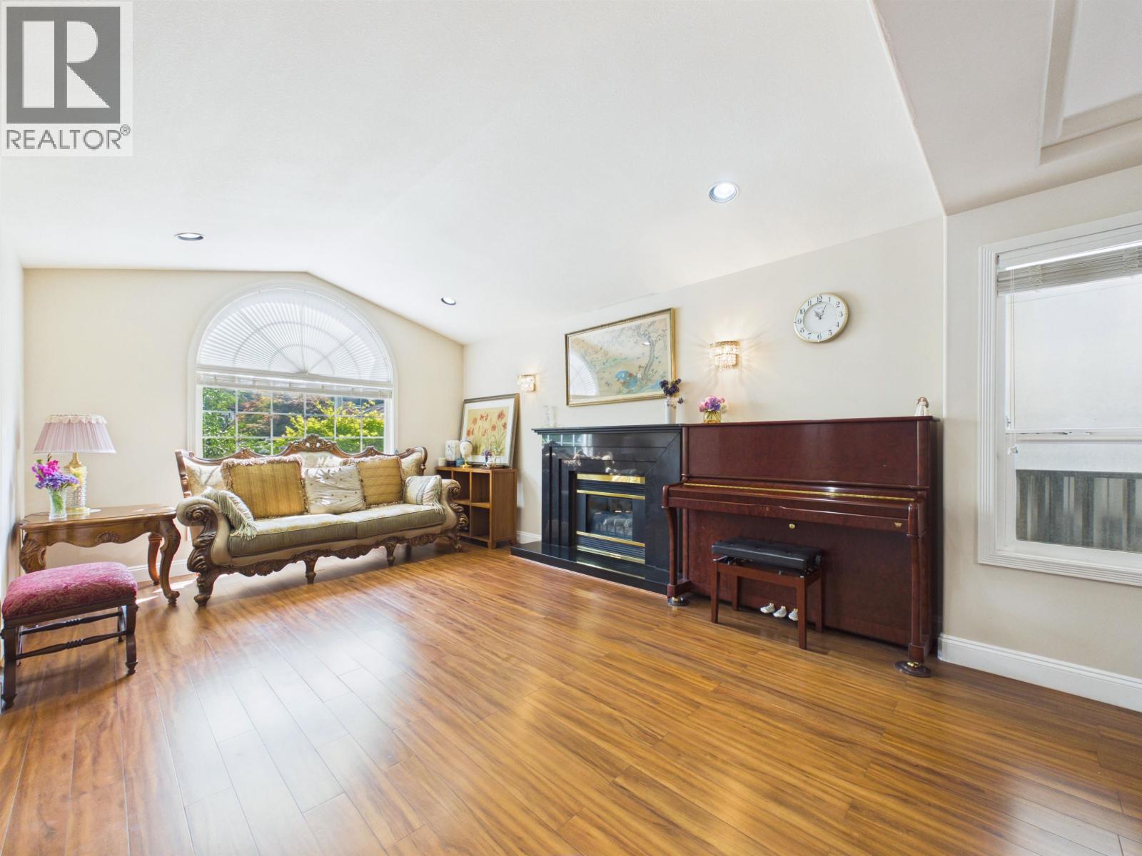 7629 Arthur Avenue, Burnaby, British Columbia  V5J 4G4 - Photo 6 - R3151375