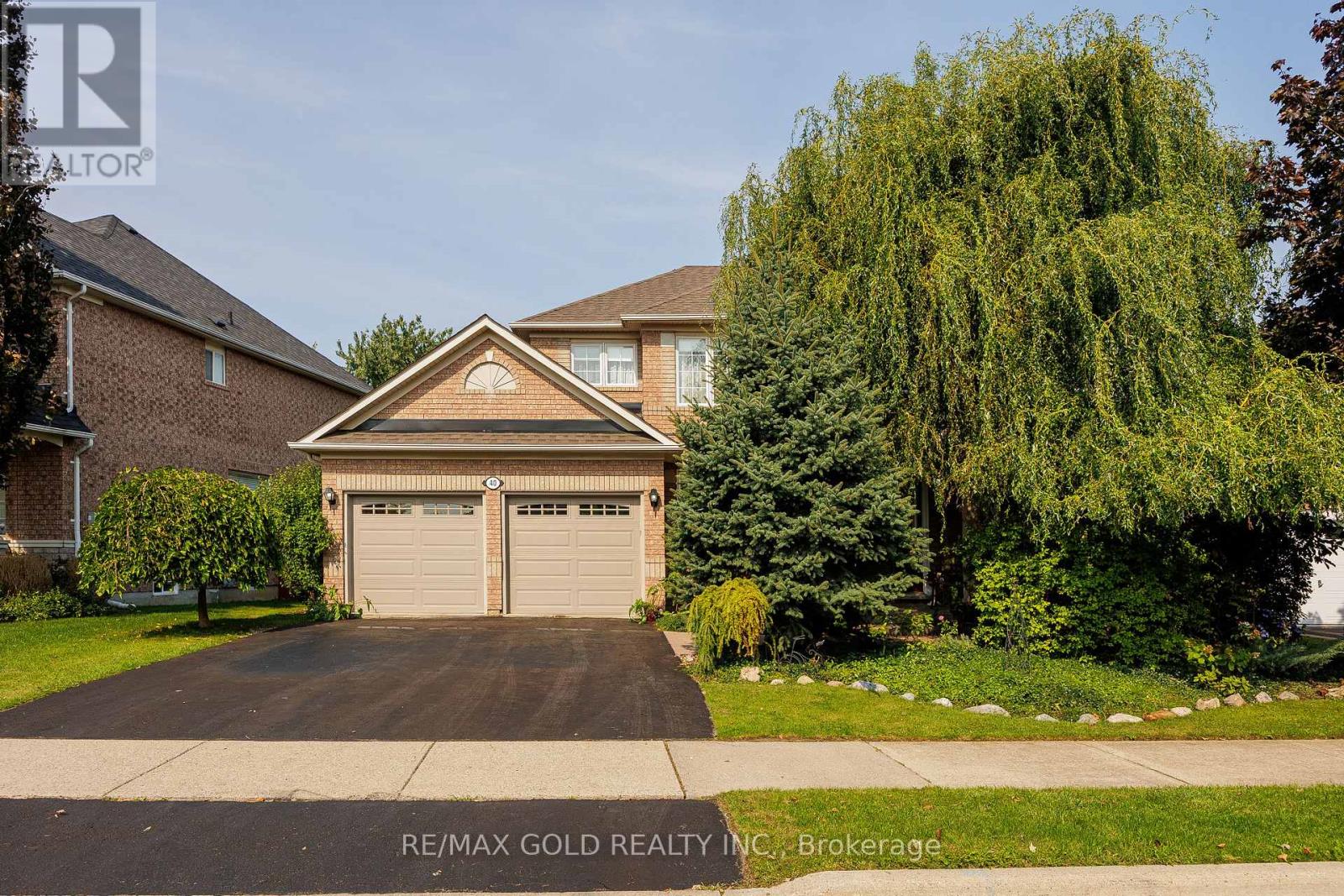 40 Maldives Crescent, Brampton, Ontario  L6P 1L3 - Photo 2 - W13623324