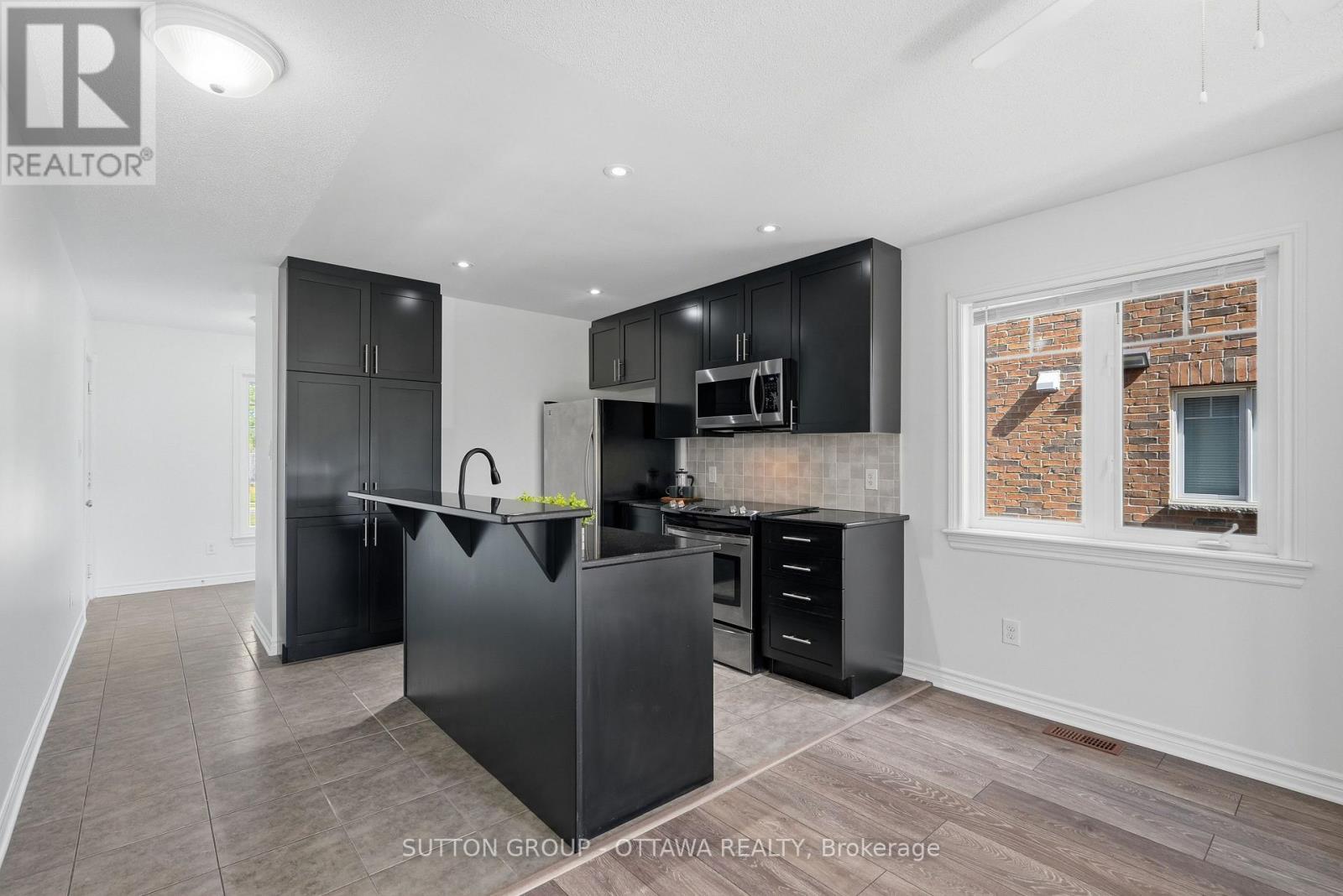 2563 Longfields Drive, Ottawa, Ontario  K2J 2L7 - Photo 4 - X13623432