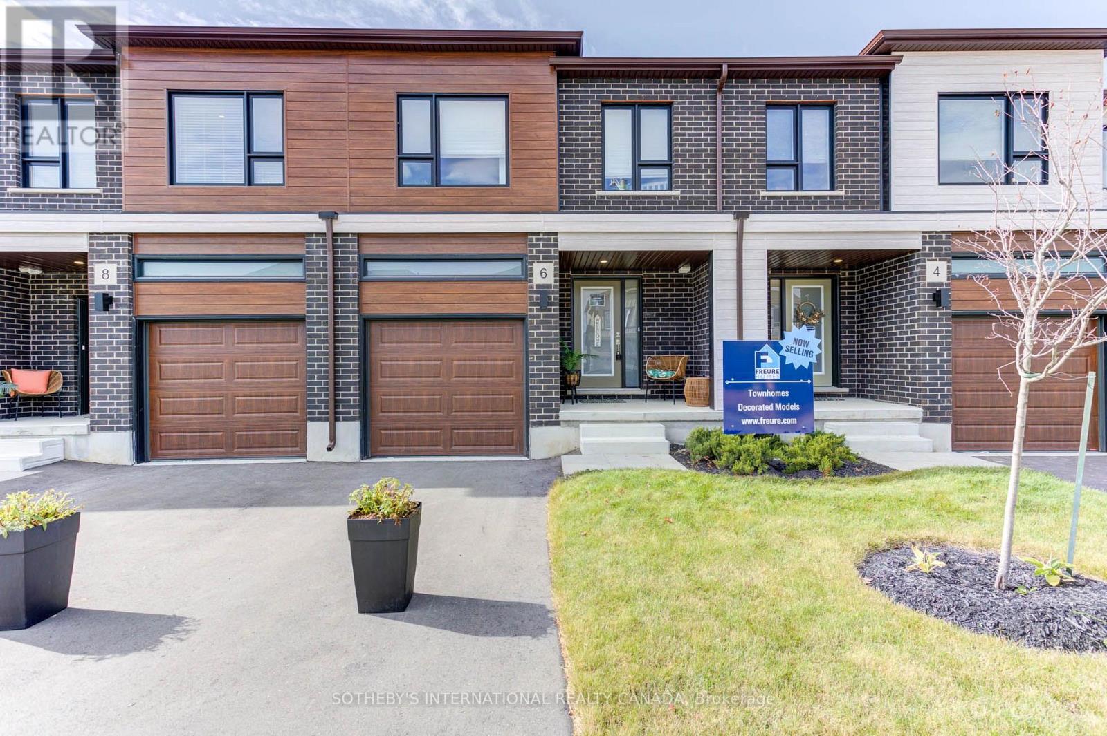 8B - 18 OAK FOREST COMMON, Cambridge, Ontario