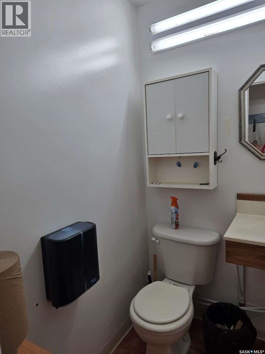 925 5th Avenue W, Shaunavon, Saskatchewan  S0N 2M0 - Photo 5 - SK044158