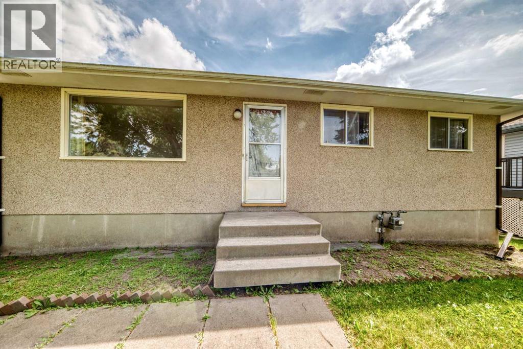 3238 32a Street SE, Calgary, Alberta  T2B 0J5 - Photo 4 - A2333380
