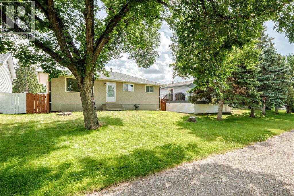 3238 32a Street SE, Calgary, Alberta  T2B 0J5 - Photo 3 - A2333380