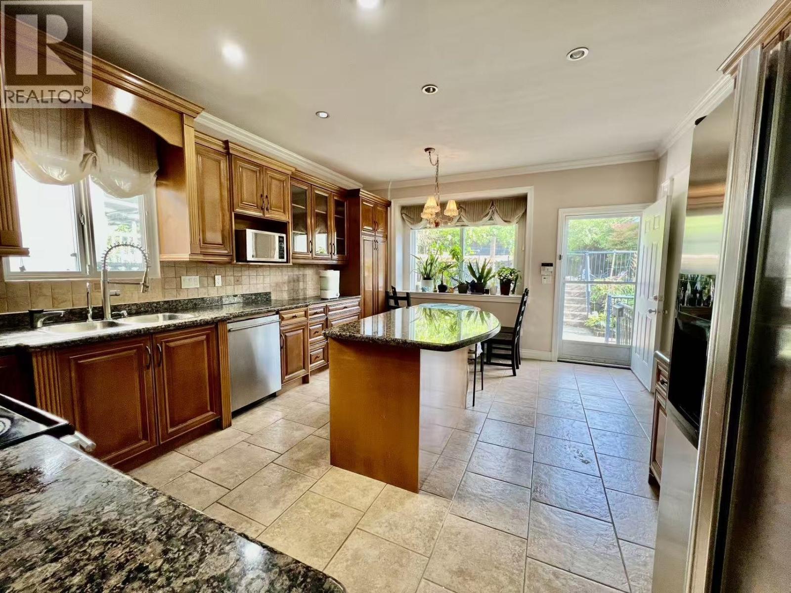 6391 Neville Street, Burnaby, British Columbia  V6Y 1X9 - Photo 4 - R3151495
