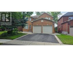 24 WHALEN COURT, Richmond Hill, Ontario