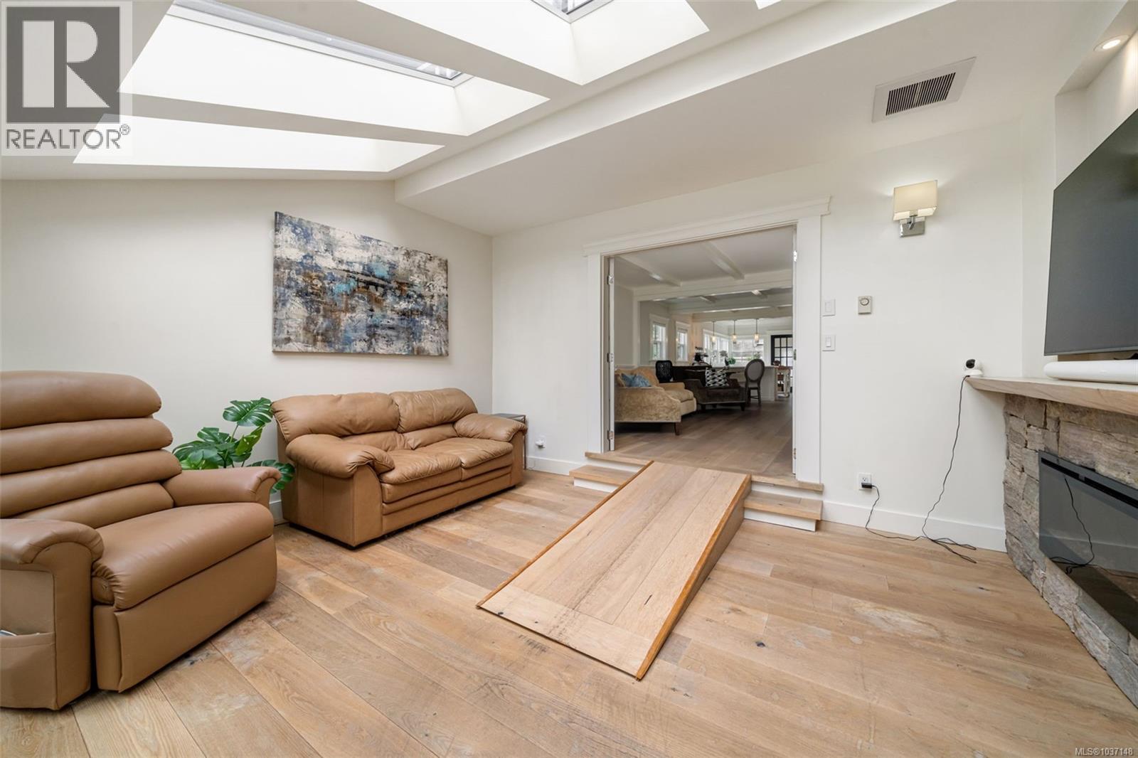 1145 Meares St, Victoria, British Columbia  V8V 3J9 - Photo 11 - 1037148
