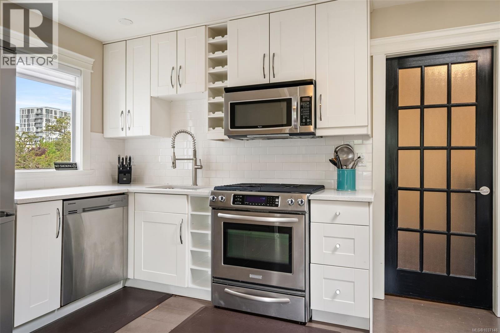 1145 Meares St, Victoria, British Columbia  V8V 3J9 - Photo 42 - 1037148