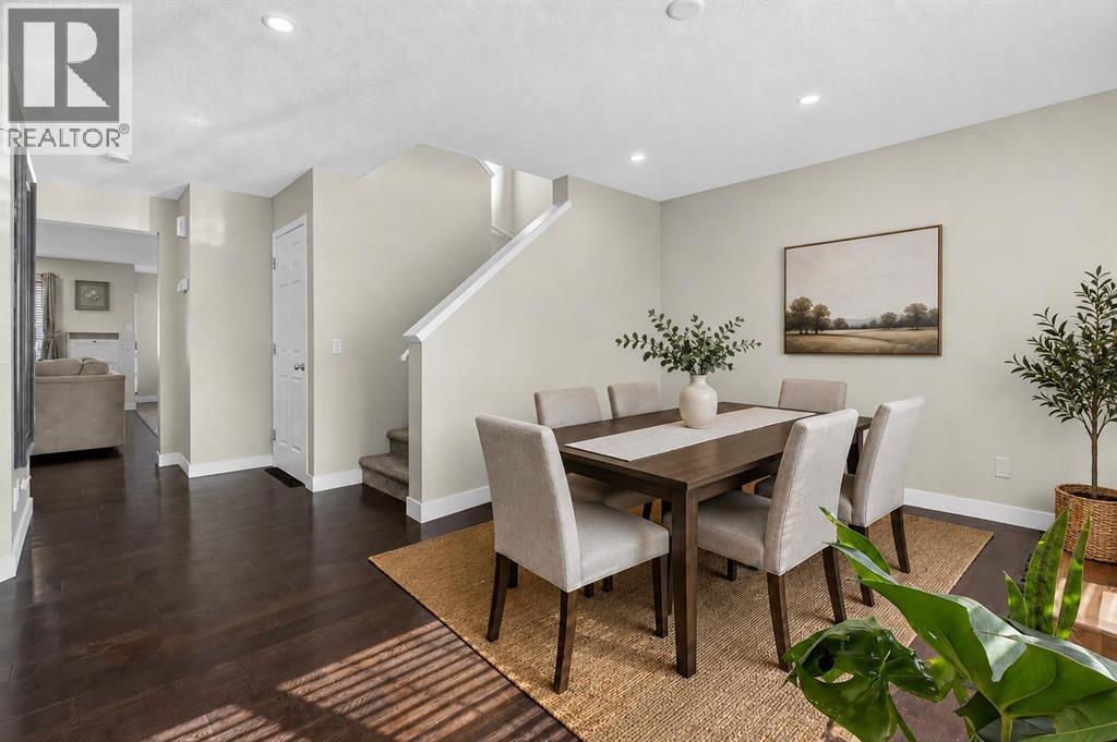 28 Elgin View SE, Calgary, Alberta  T2Z 4Z6 - Photo 3 - A2315678