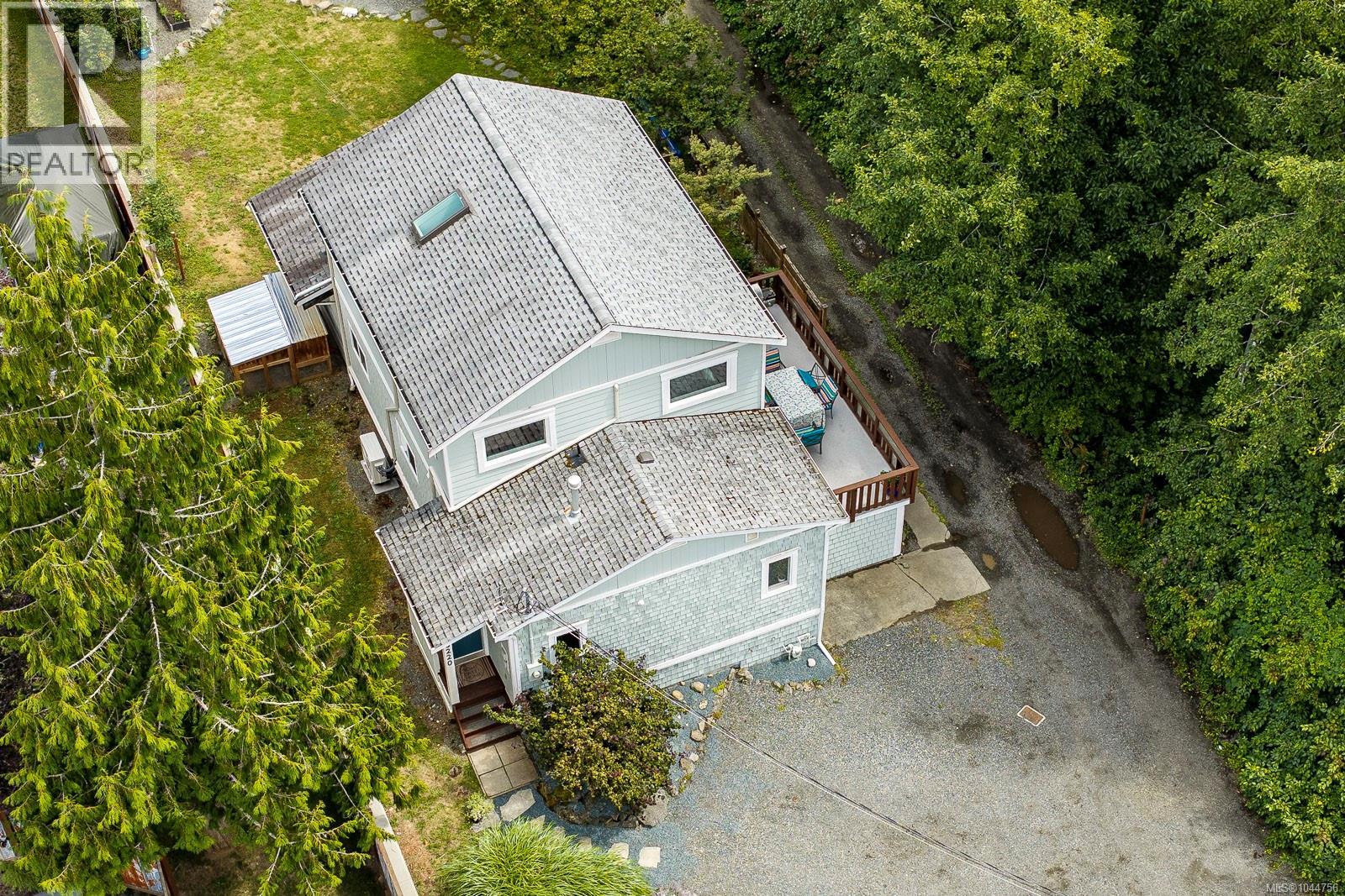 3220 Sutton Rd, Cumberland, British Columbia