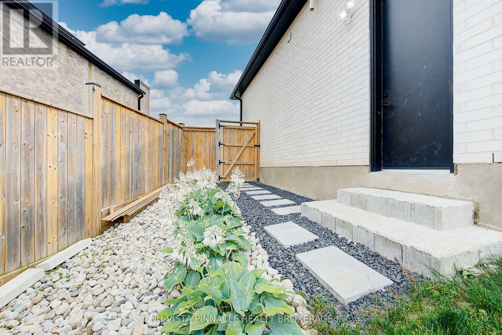 7517 Silvercreek Crescent, London South, Ontario  N6P 0G6 - Photo 42 - X13592856