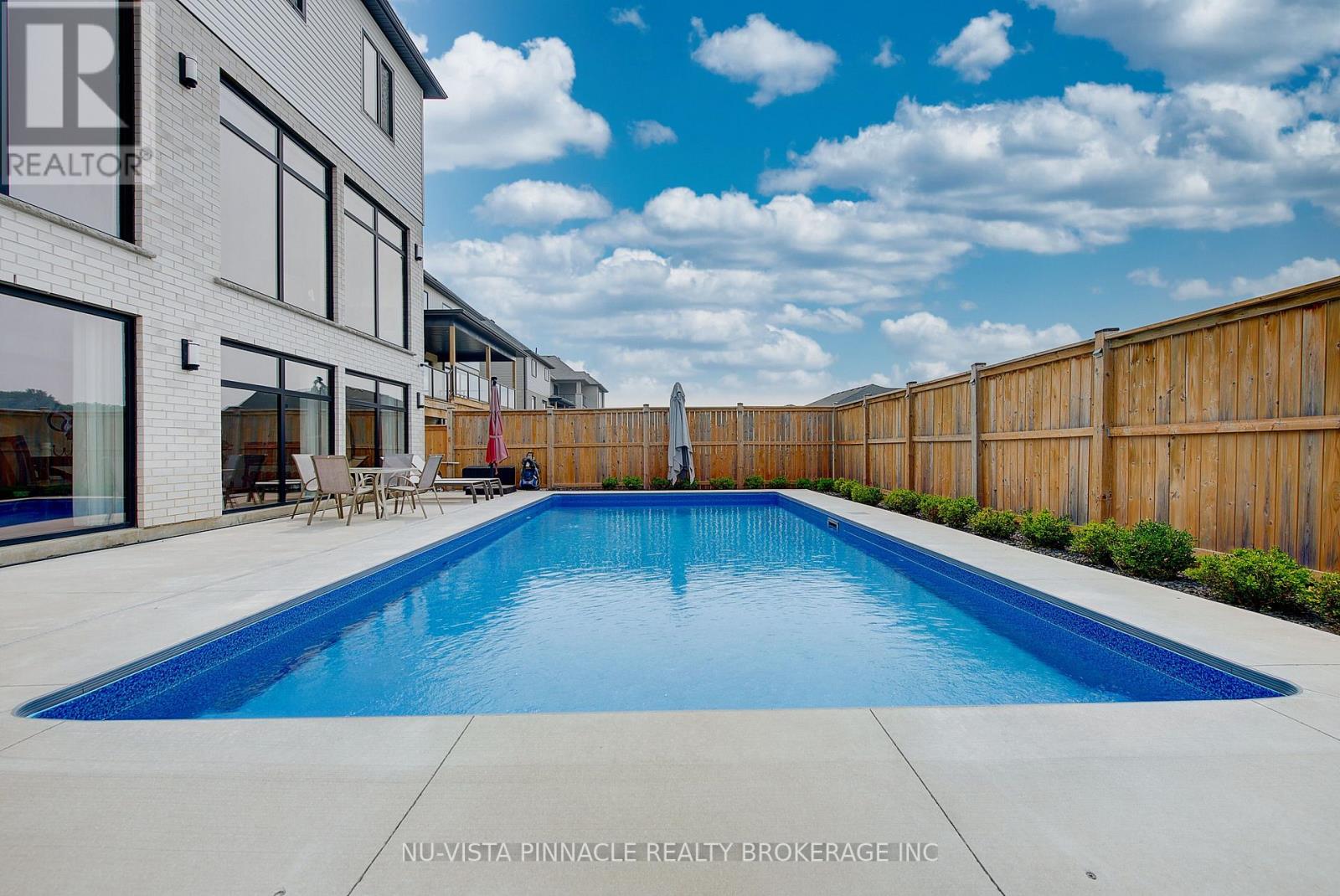 7517 Silvercreek Crescent, London South, Ontario  N6P 0G6 - Photo 43 - X13592856