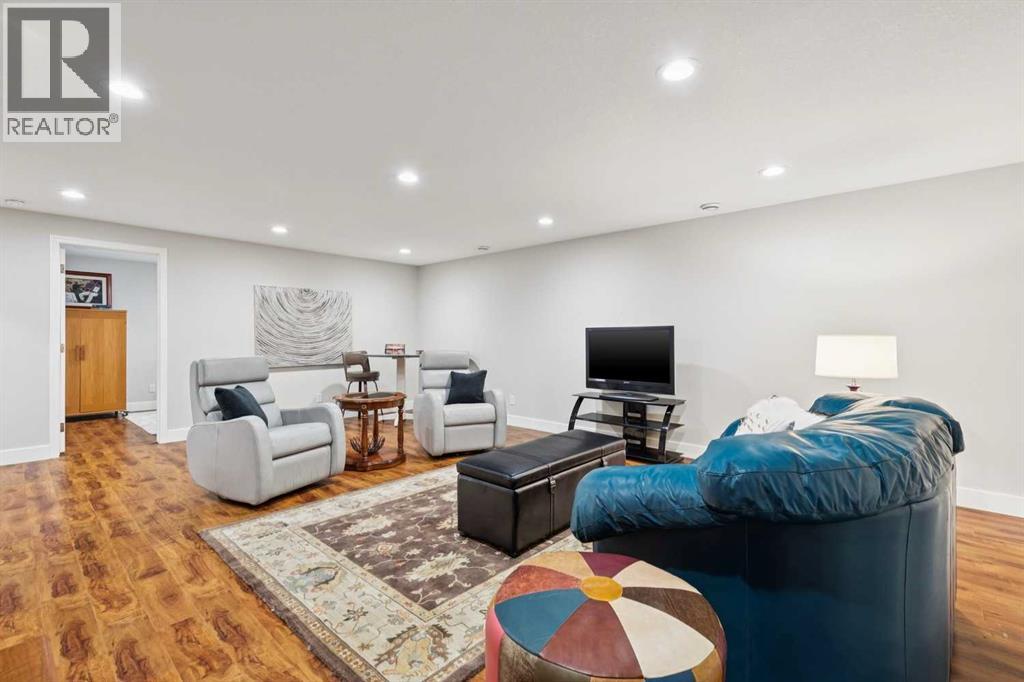 58 Candle Terrace Sw, Calgary, Alberta T2W 6G7 - Photo 30 - A2331780