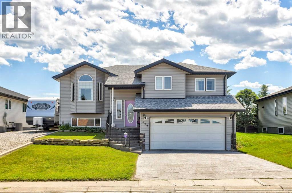594 Tumbleweed Avenue, Pincher Creek, Alberta  T0K 1W0 - Photo 1 - A2327142