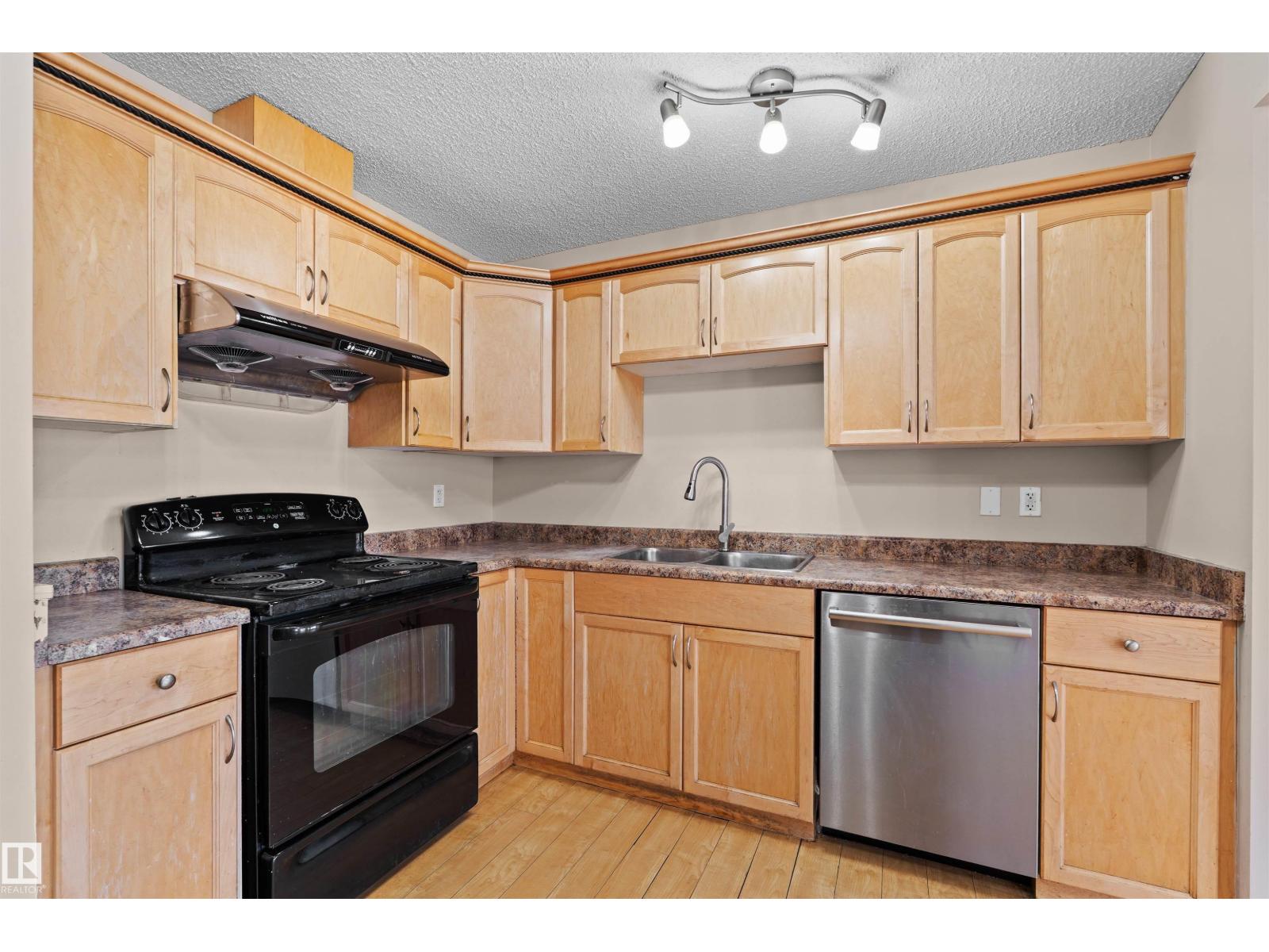 15504 102 Av Nw, Edmonton, Alberta  T5P 0N2 - Photo 4 - E4488844