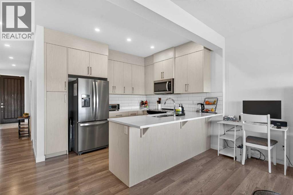 116 Crestridge Common SW, Calgary, Alberta  T3B 6J5 - Photo 8 - A2332132