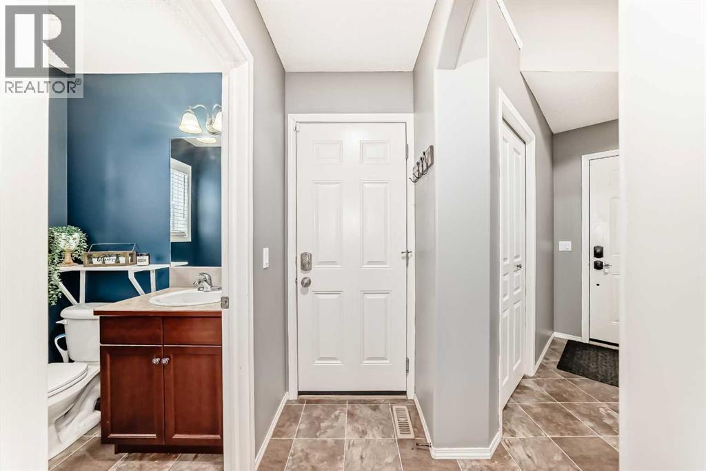 34 Kingsland Heights SE, Airdrie, Alberta  T4A 0A3 - Photo 18 - A2315098