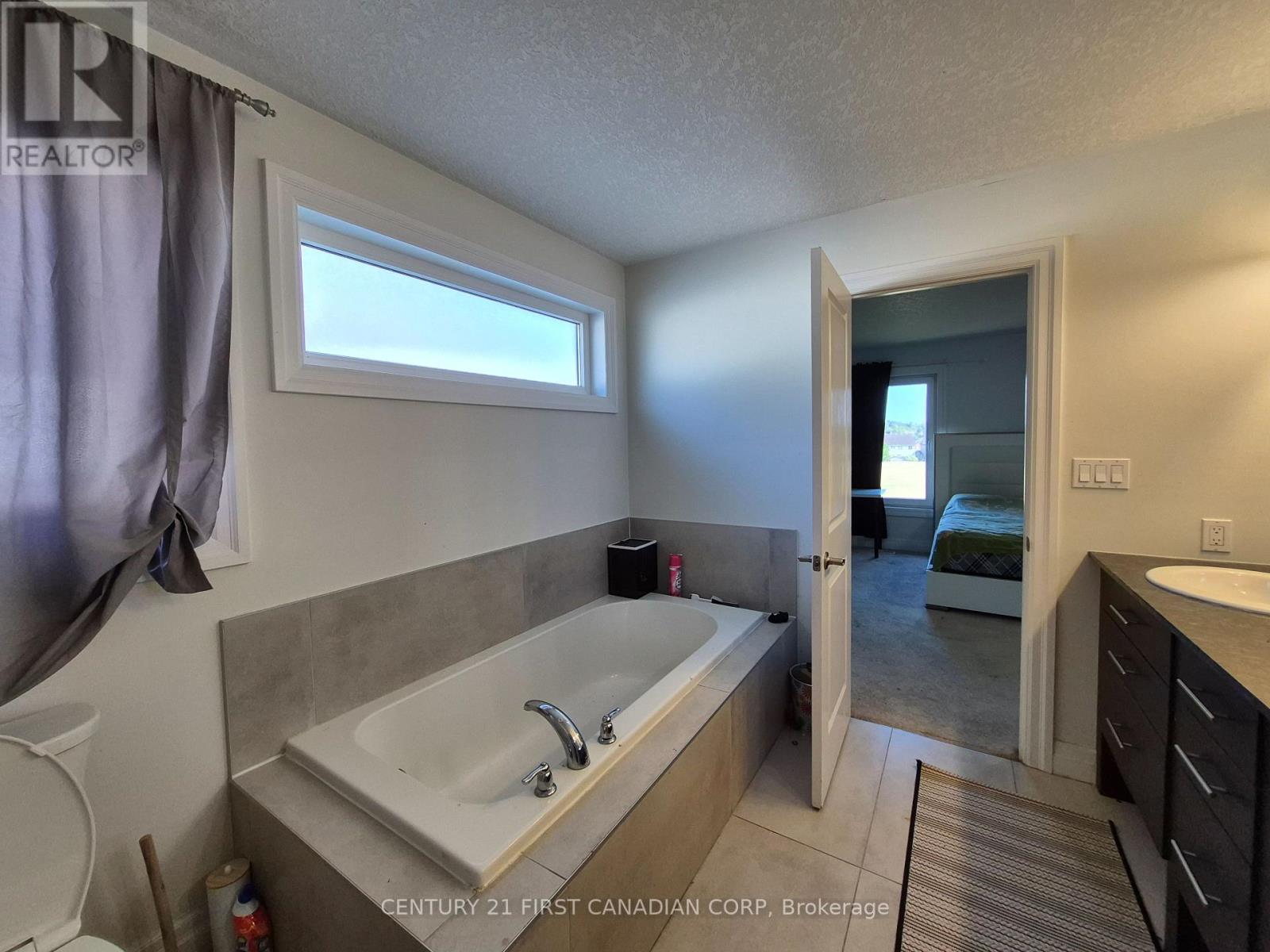 1961 Cedarpark Drive, London North, Ontario  N5X 0C7 - Photo 13 - X13594998