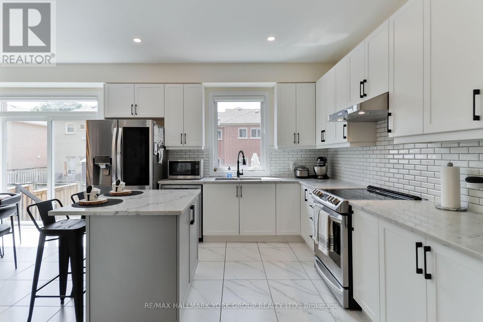 434 Ritas Avenue, Newmarket, Ontario  L3X 2N1 - Photo 10 - N13623592