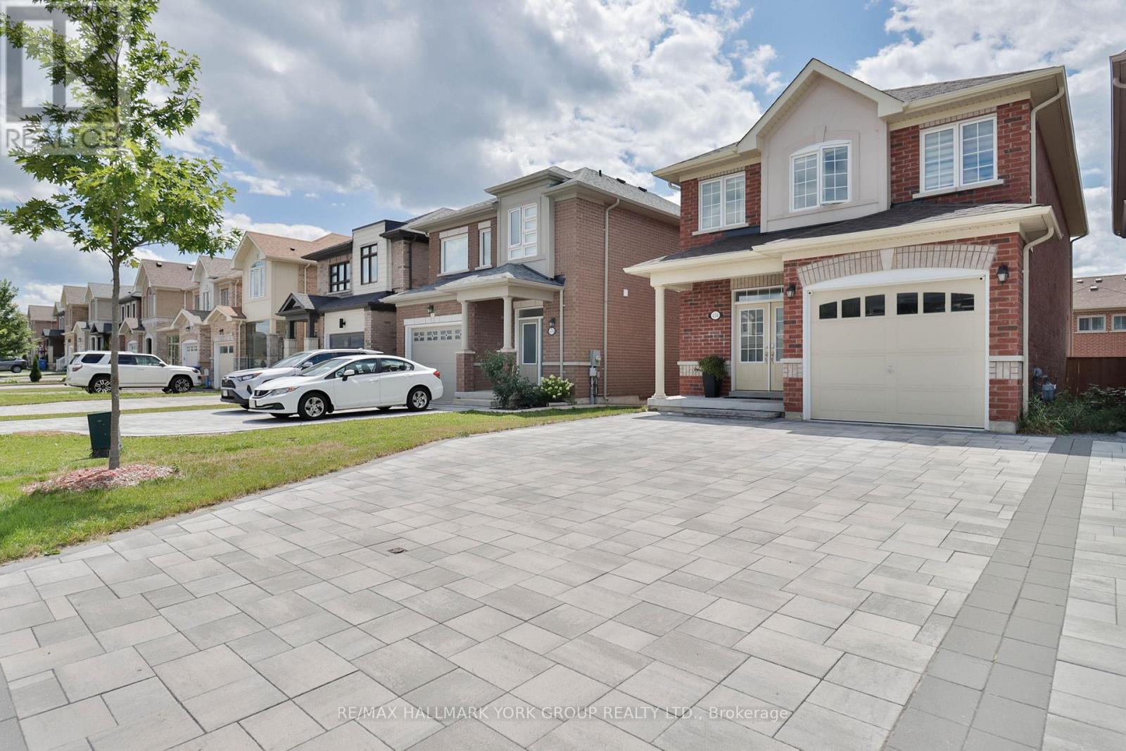 434 Ritas Avenue, Newmarket, Ontario  L3X 2N1 - Photo 2 - N13623592