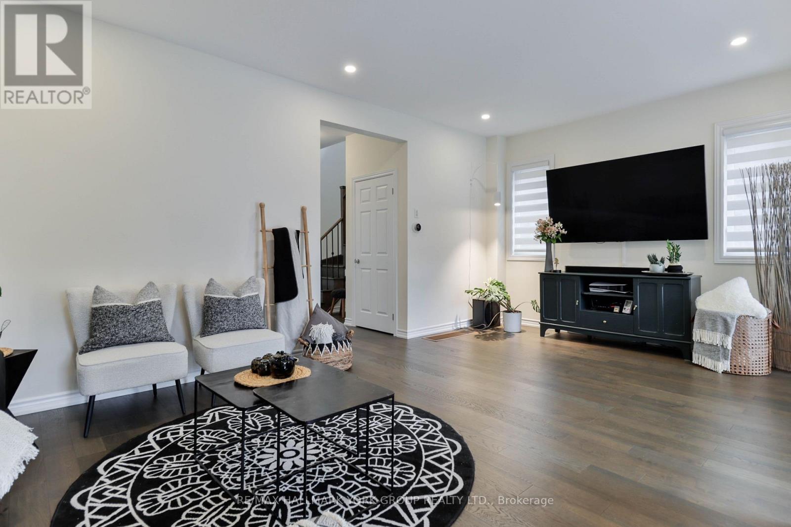 434 Ritas Avenue, Newmarket, Ontario  L3X 2N1 - Photo 6 - N13623592