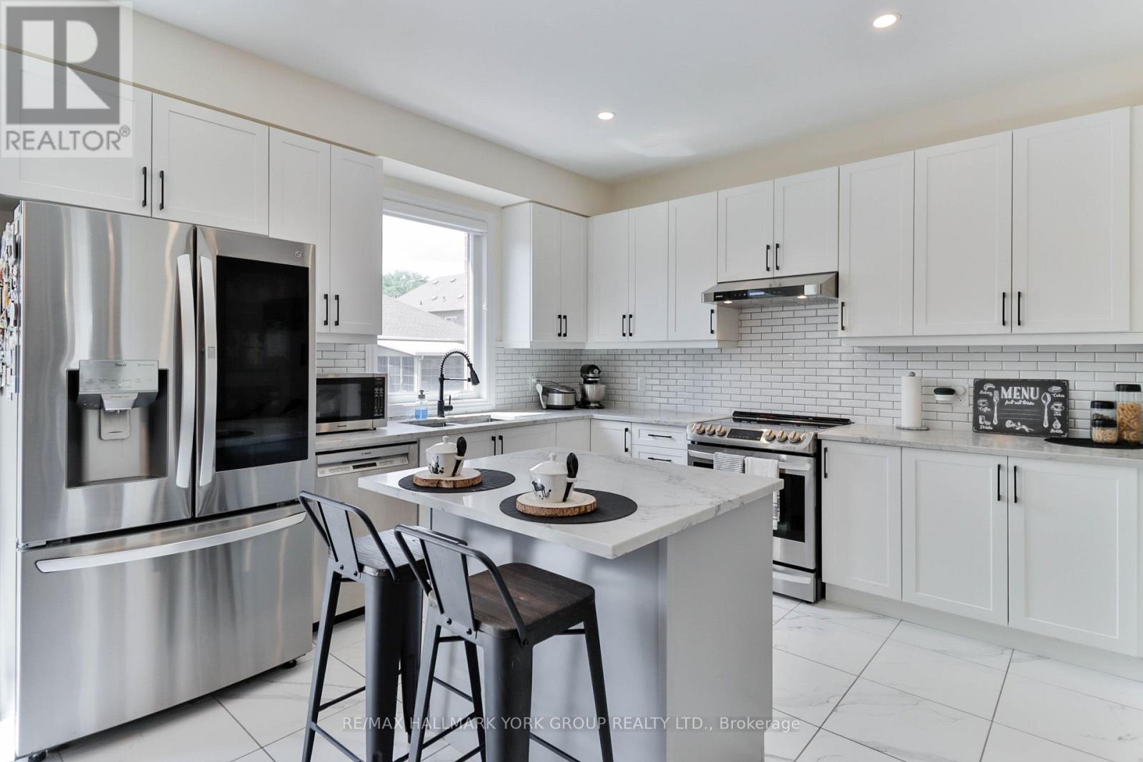 434 Ritas Avenue, Newmarket, Ontario  L3X 2N1 - Photo 9 - N13623592