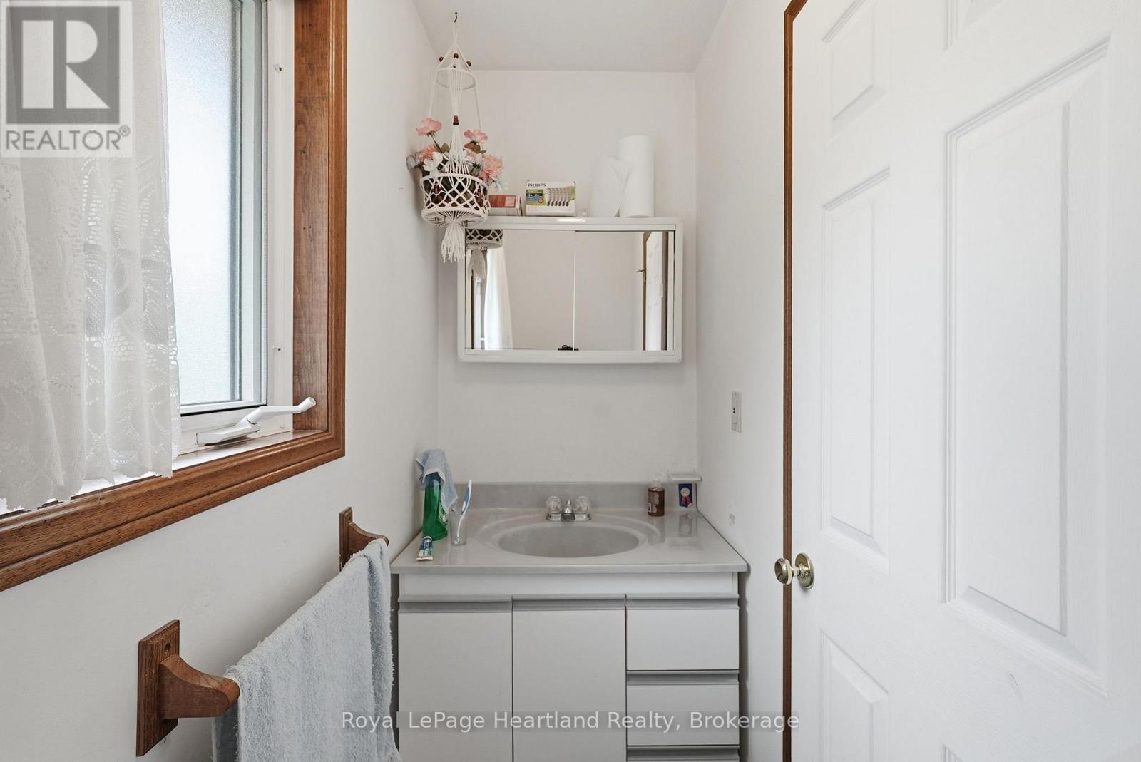 947 Caroline Street, West Grey, Ontario  N0G 1C0 - Photo 15 - X13623598