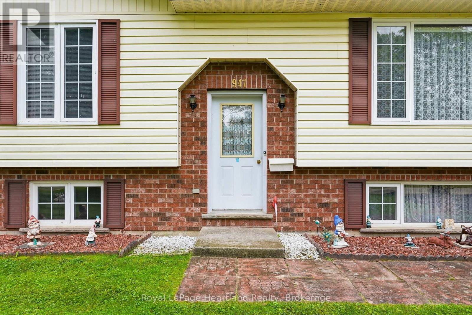 947 Caroline Street, West Grey, Ontario  N0G 1C0 - Photo 4 - X13623598