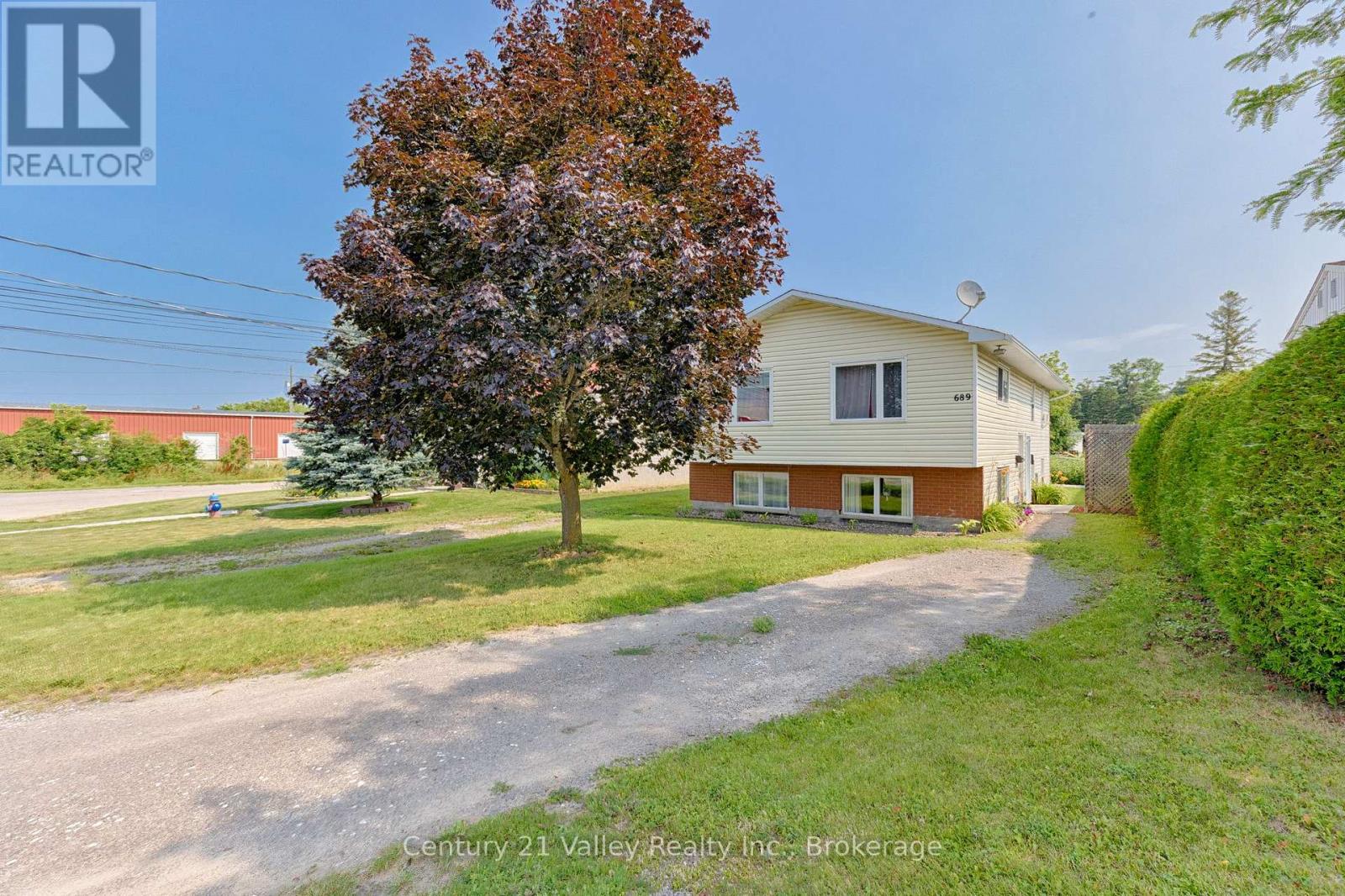 689 FOURTH STREET, Renfrew, Ontario