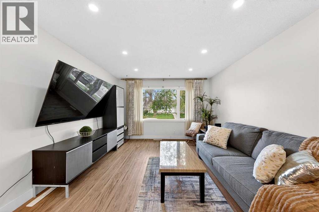 227 Martell Road NE, Calgary, Alberta  T2A 2X2 - Photo 5 - A2312097