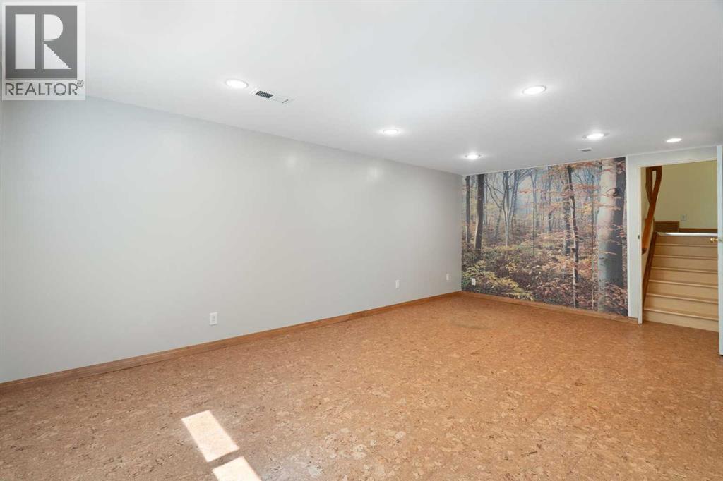 2712 Conrad Drive NW, Calgary, Alberta  T2L 1B4 - Photo 31 - A2331025