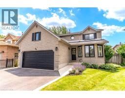 34 AMBLECOTE Place, Hamilton, Ontario