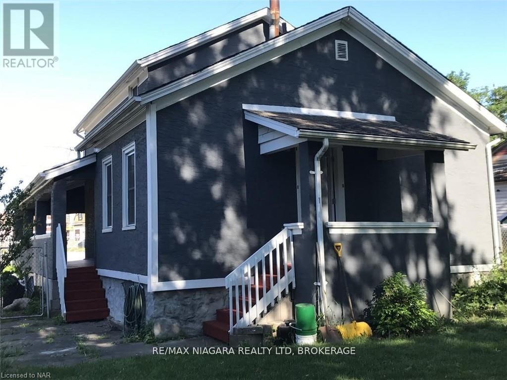 Main Floor - 3 Greenlaw Place, St. Catharines, Ontario  L2R 4S5 - Photo 10 - X13623608