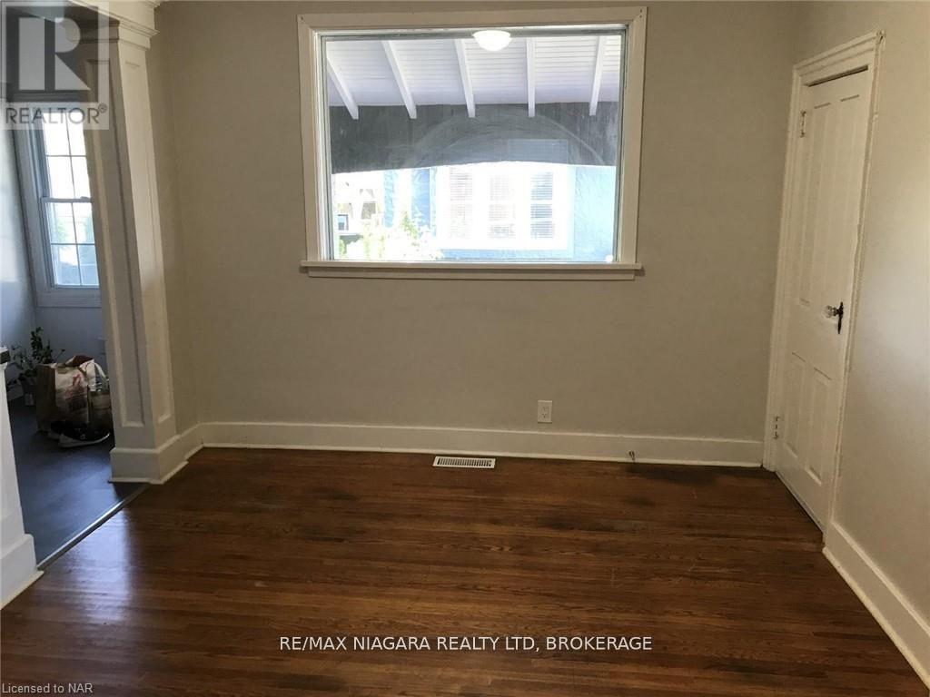 Main Floor - 3 Greenlaw Place, St. Catharines, Ontario  L2R 4S5 - Photo 4 - X13623608