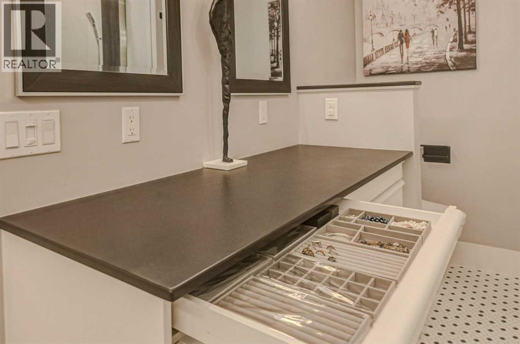 12 Straddock Villas SW, Calgary, Alberta  T3H 5C7 - Photo 16 - A2333003