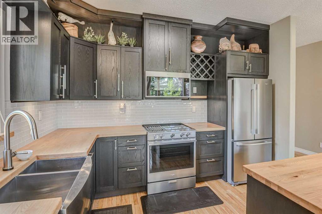 12 Straddock Villas SW, Calgary, Alberta  T3H 5C7 - Photo 9 - A2333003