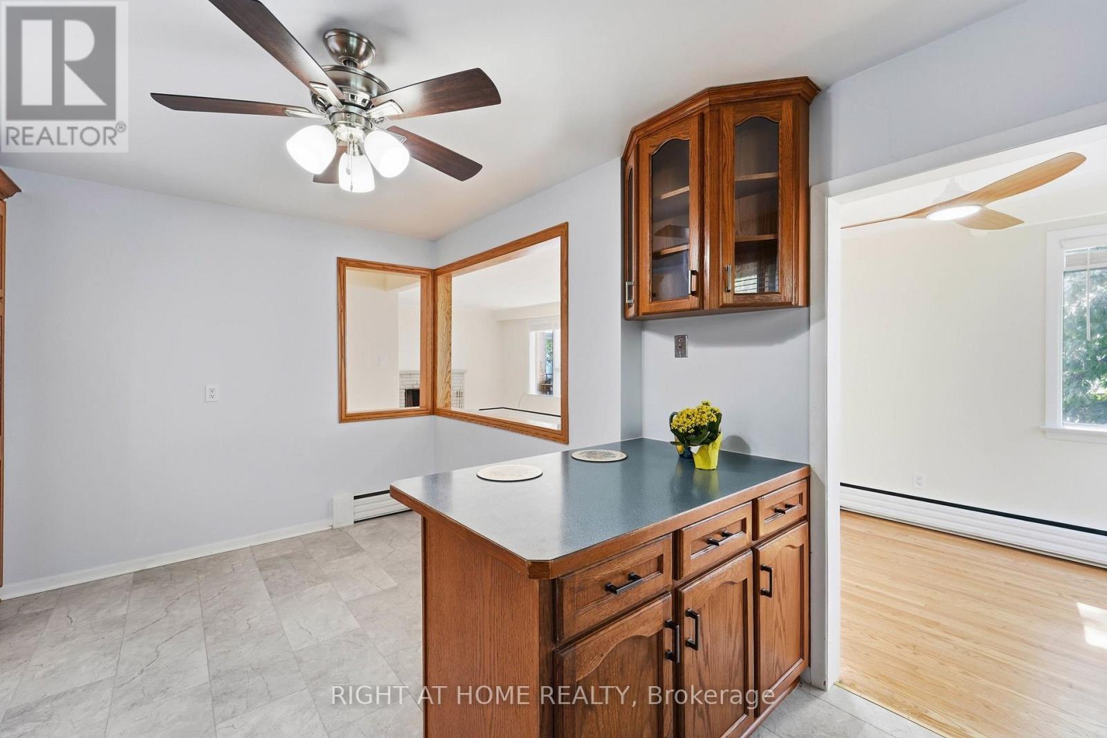 3 Carlis Place, Mississauga, Ontario  L5G 1A8 - Photo 12 - W13623604