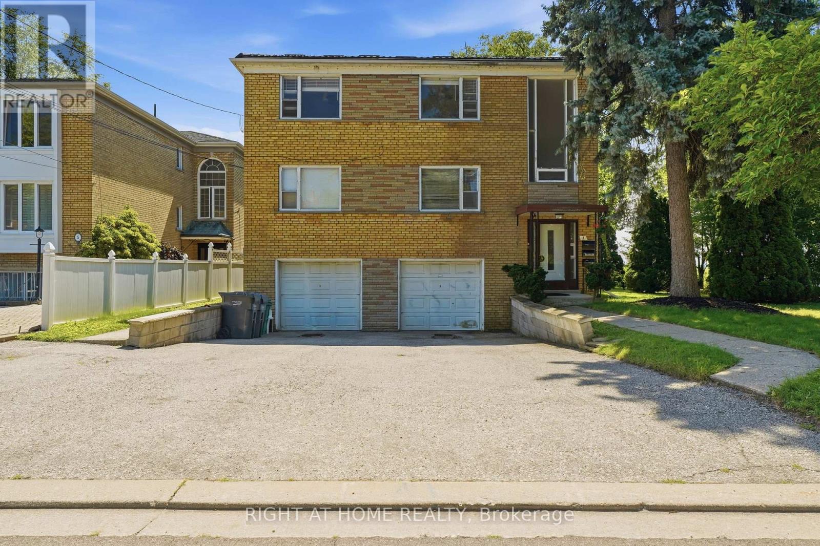 3 Carlis Place, Mississauga, Ontario  L5G 1A8 - Photo 3 - W13623604